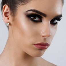 Makeup Tips to Make Small Eyes Look Bigger: Tricks and Techniques